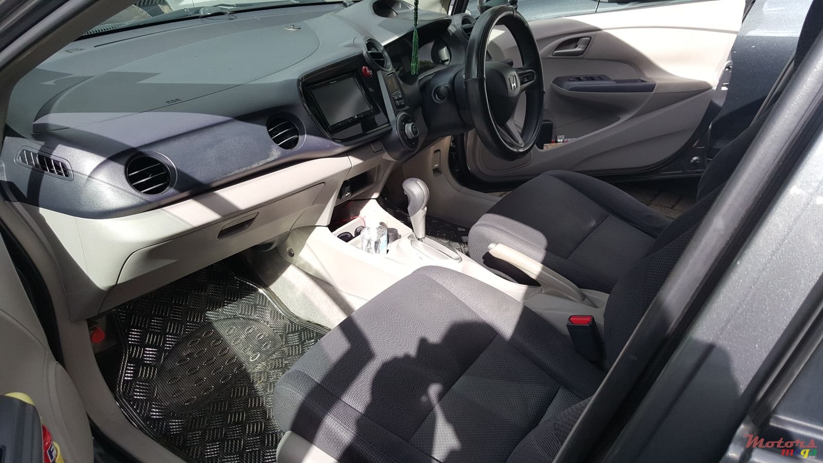 2010' Honda Insight photo #1