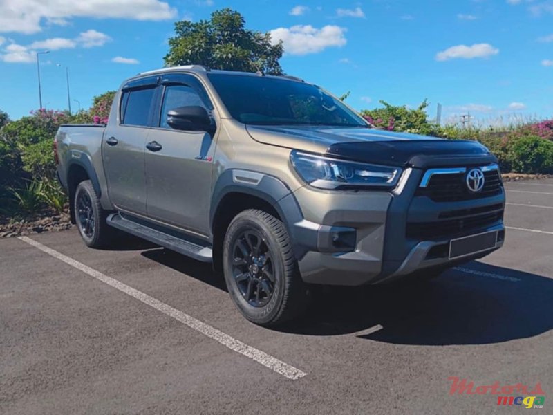 2021' Toyota Hilux 2.8 Pickup (4x4) photo #1