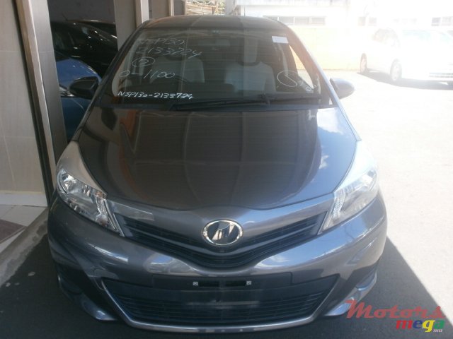 2013' Toyota Vitz photo #2