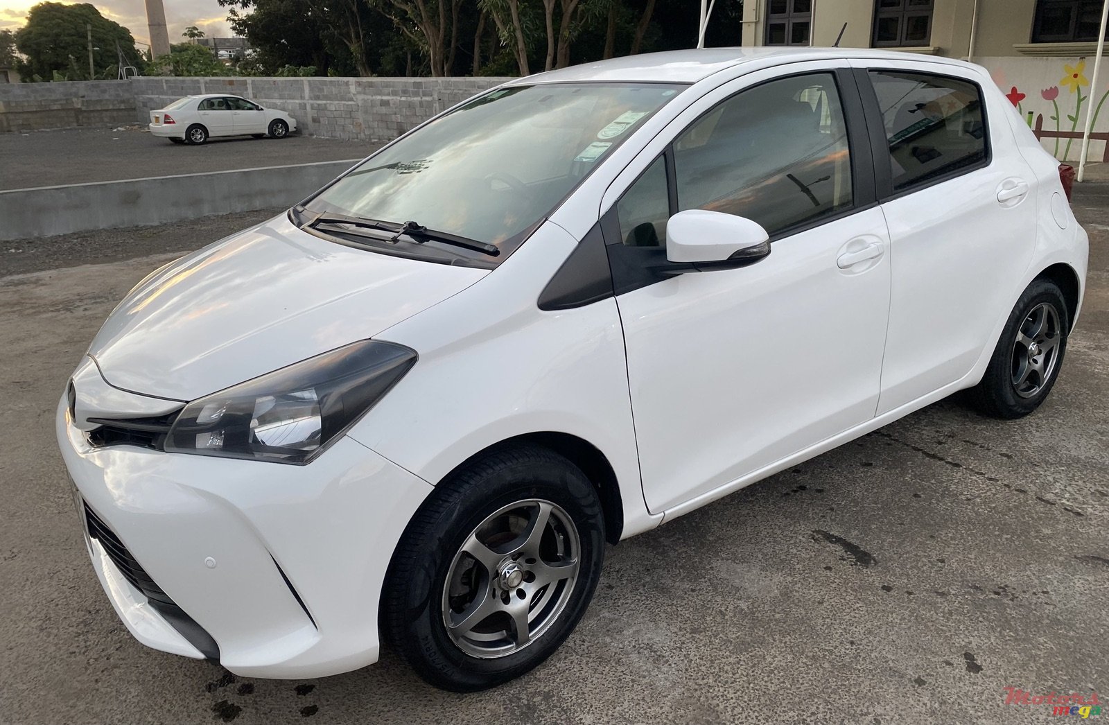 2014' Toyota Vitz photo #4