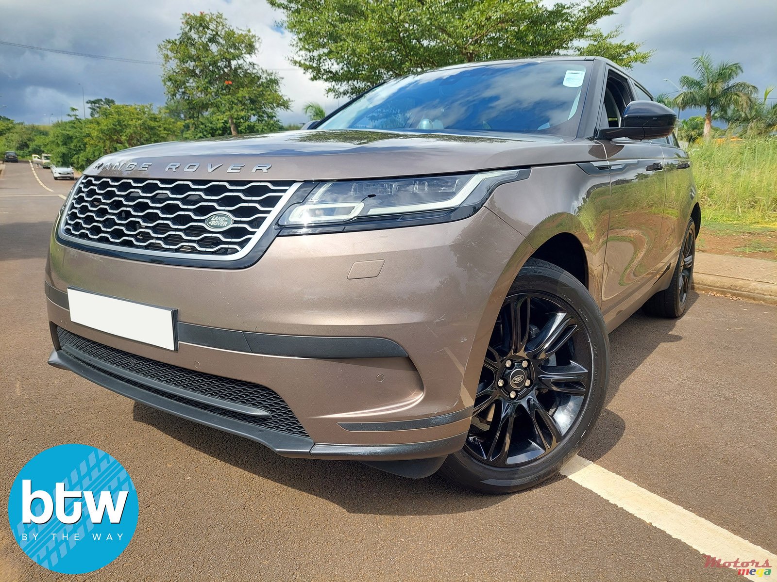 2018' Land Rover Range Rover Velar photo #2