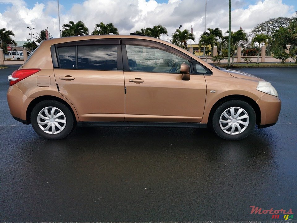 2008' Nissan Tiida photo #2