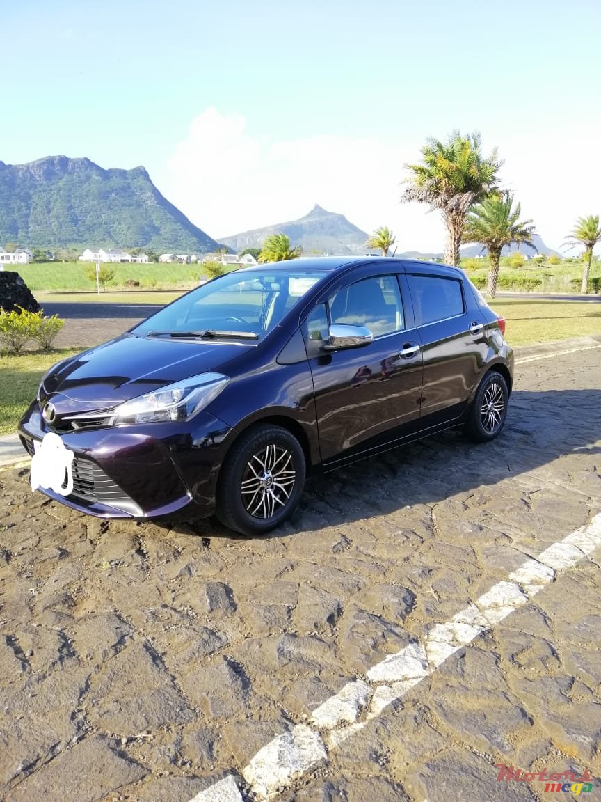 2015' Toyota Vitz photo #2