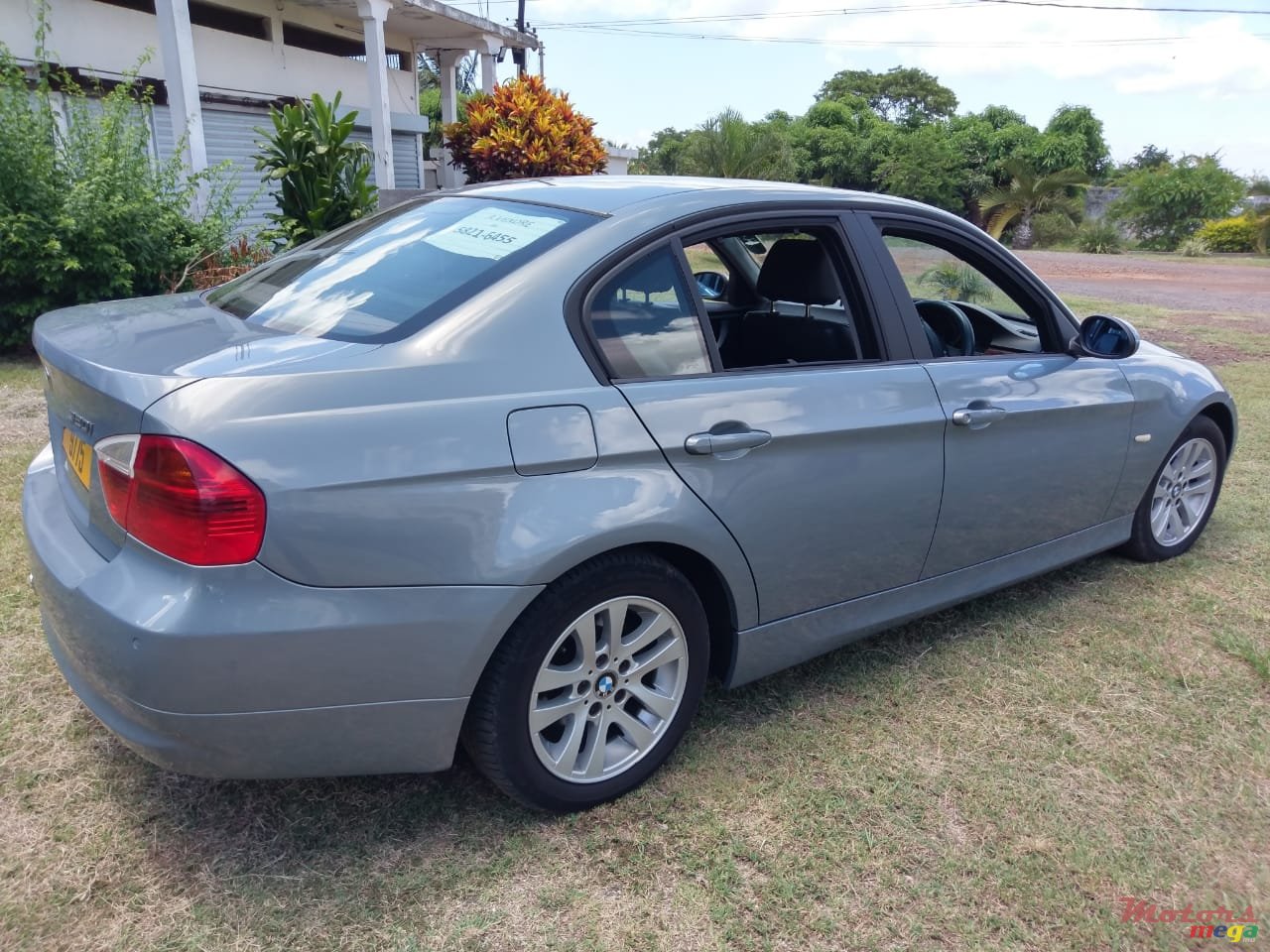 2005' BMW 3 Series photo #1