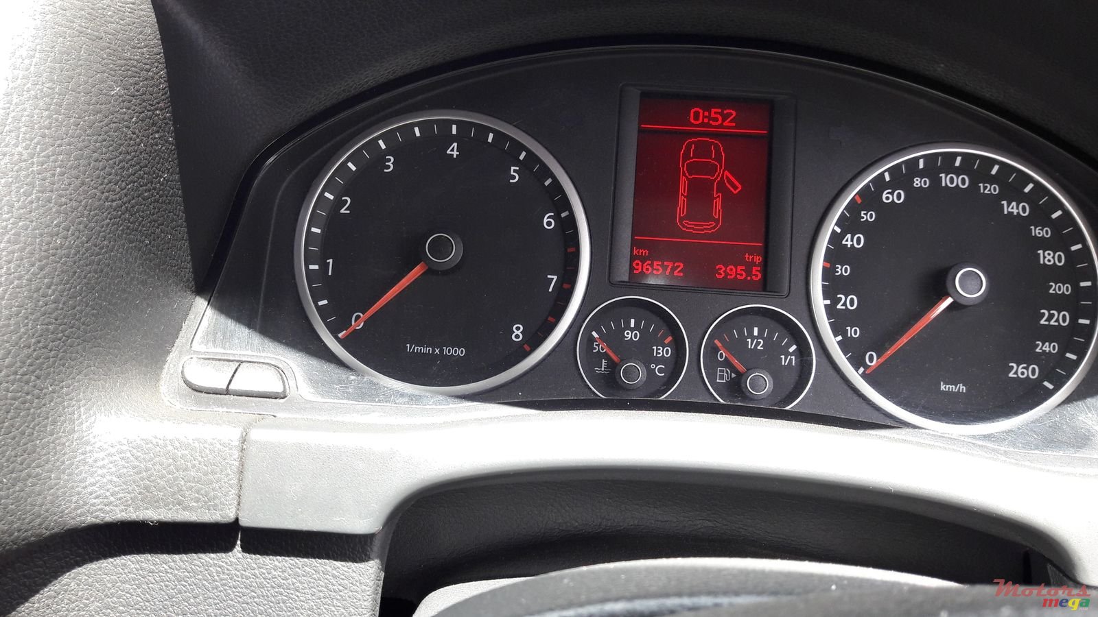 2011' Volkswagen Tiguan photo #6