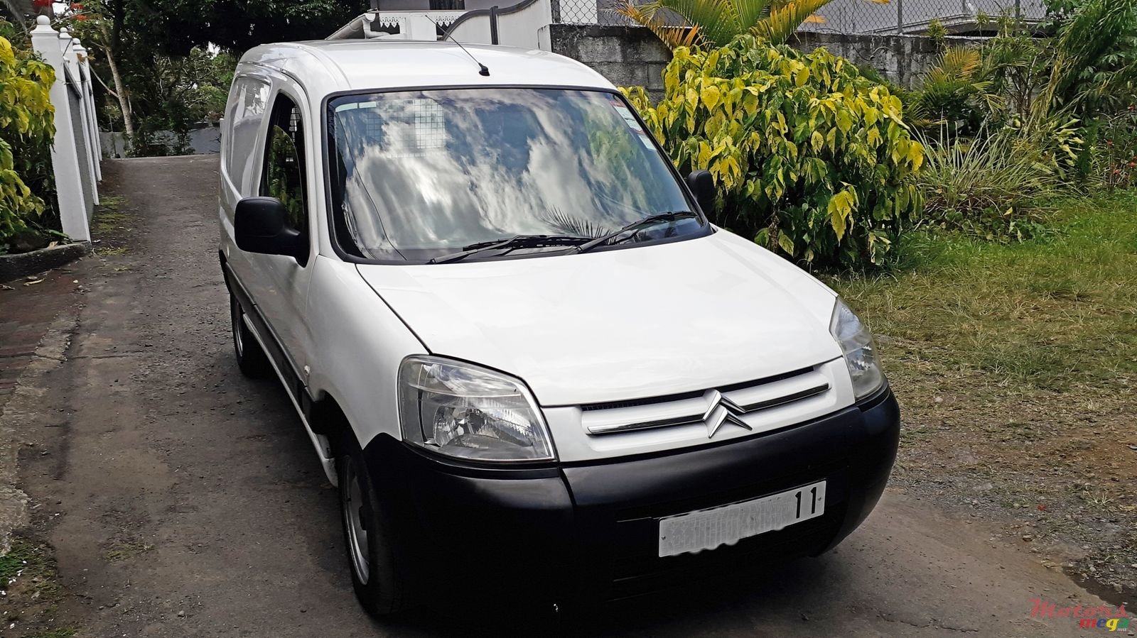 2011' Citroen 2 photo #1