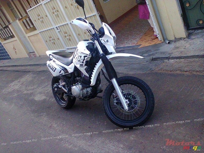 2001' Yamaha photo #1