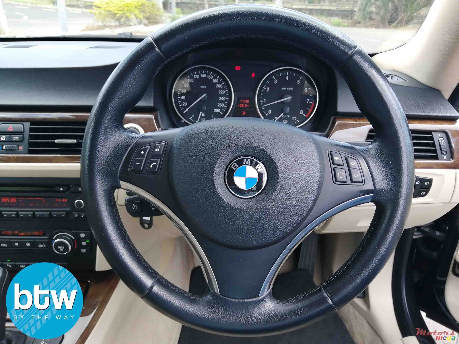 2008' BMW 325 i photo #7