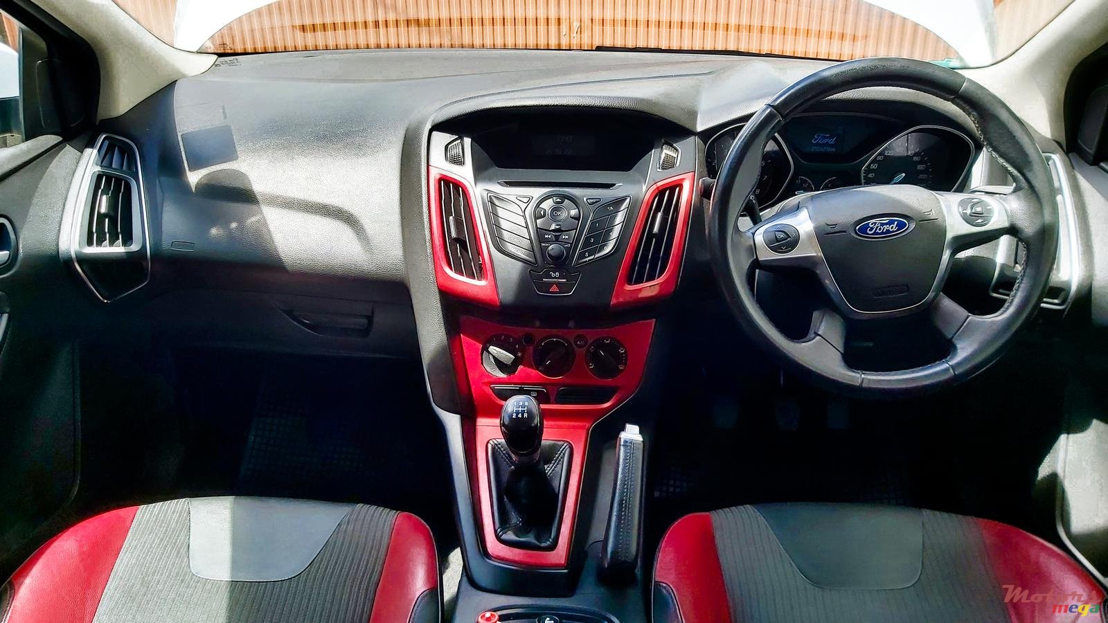 2013' Ford Focus photo #4