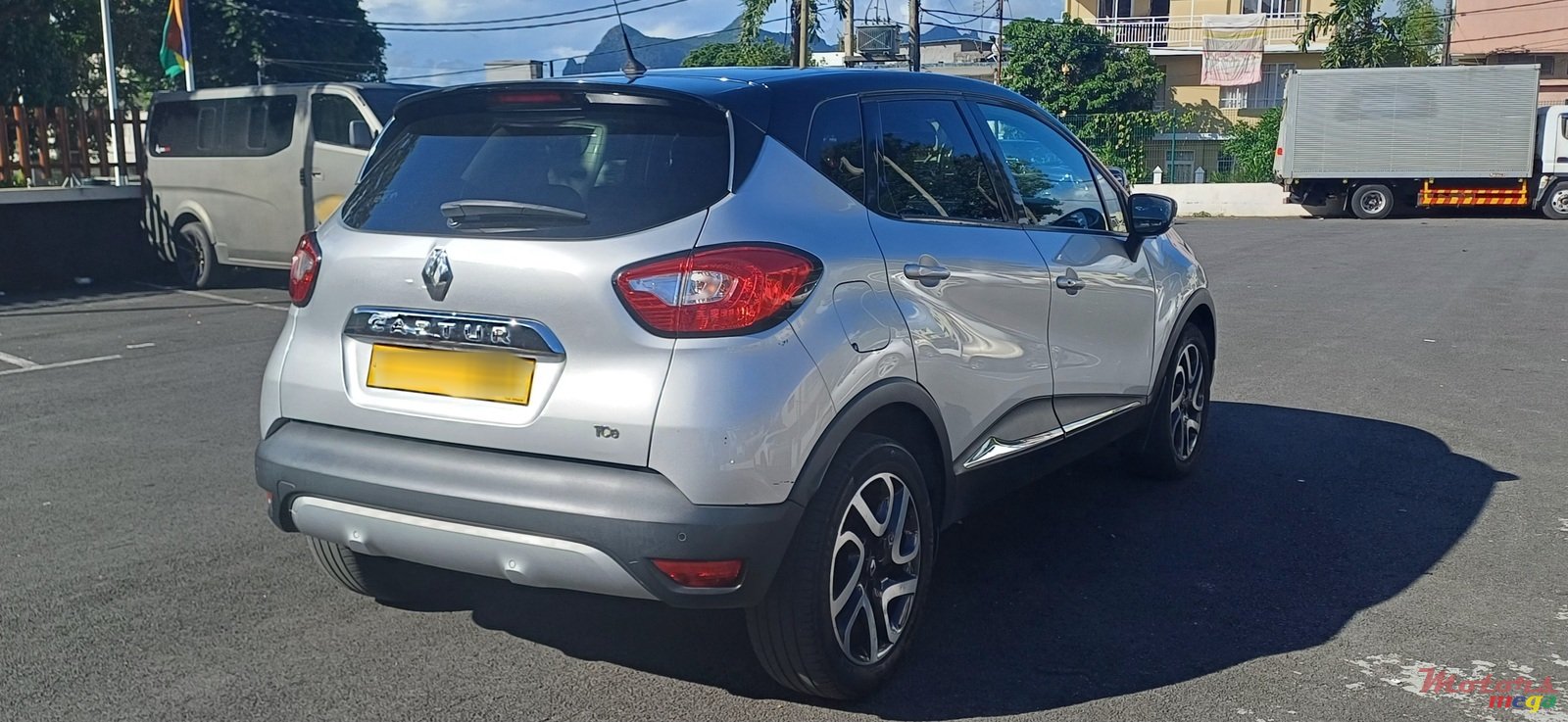2016' Renault Captur photo #2