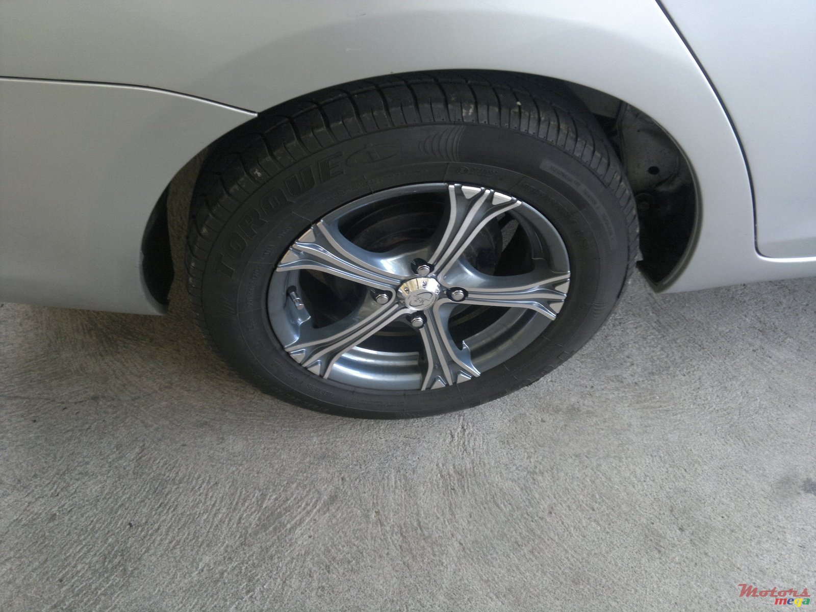 2006' Toyota BELTA photo #5