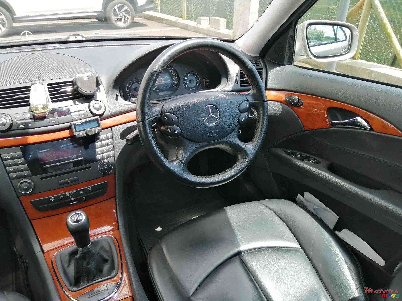 2008' Mercedes-Benz 200E photo #6