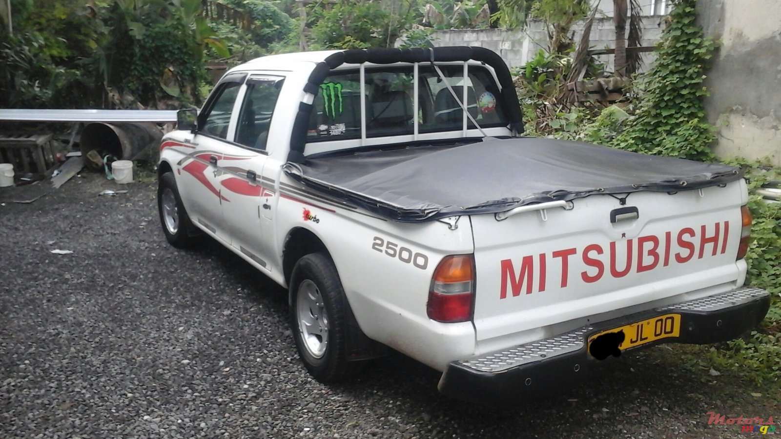 2000' Mitsubishi photo #3