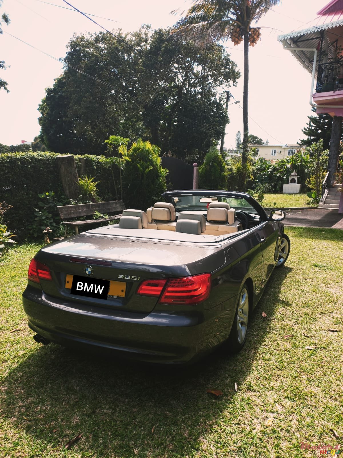 2010' BMW 3 Series Convertible E93 photo #6