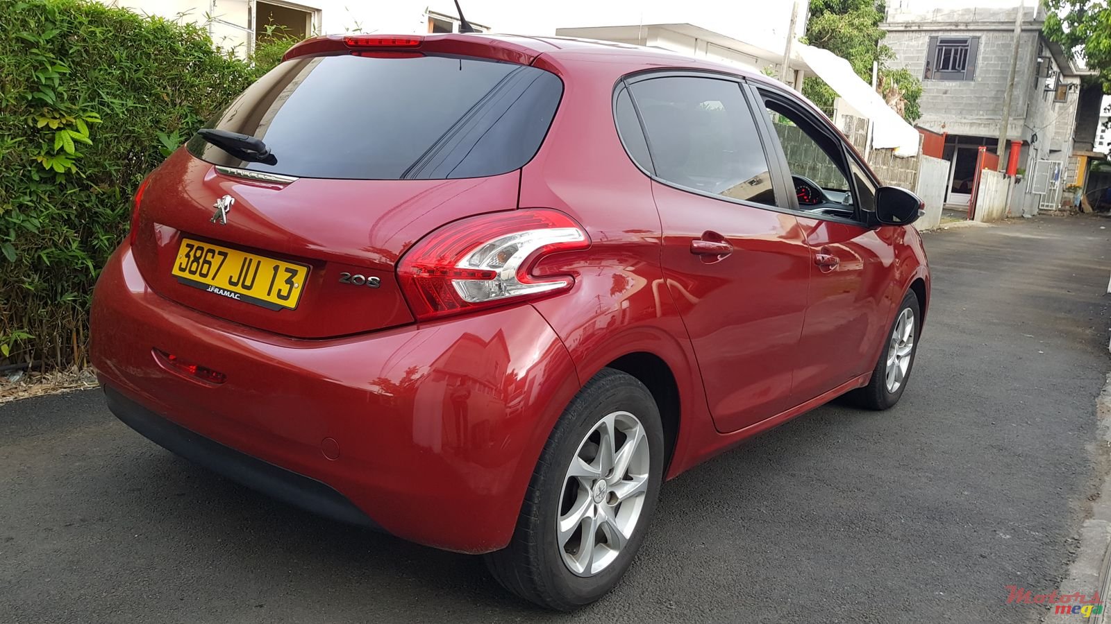 2013' Peugeot 208 1.2 manual photo #3