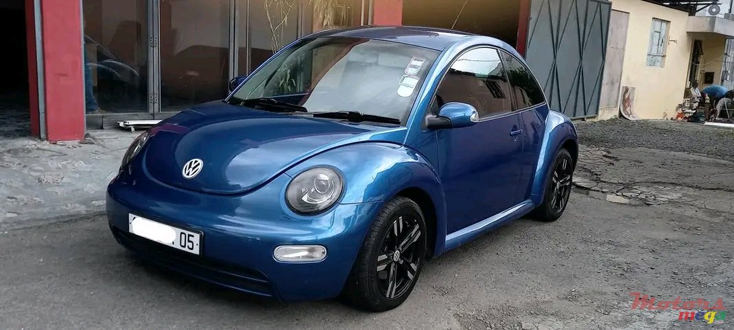 2005' Volkswagen Beetle photo #3