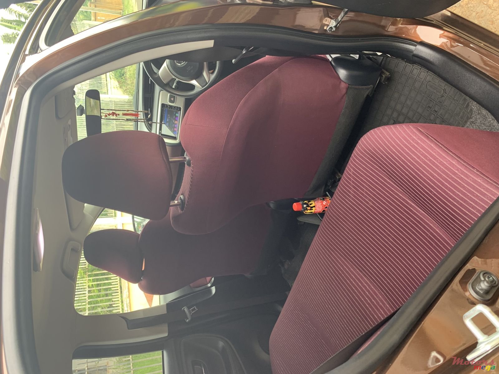 2014' Toyota Vitz photo #6