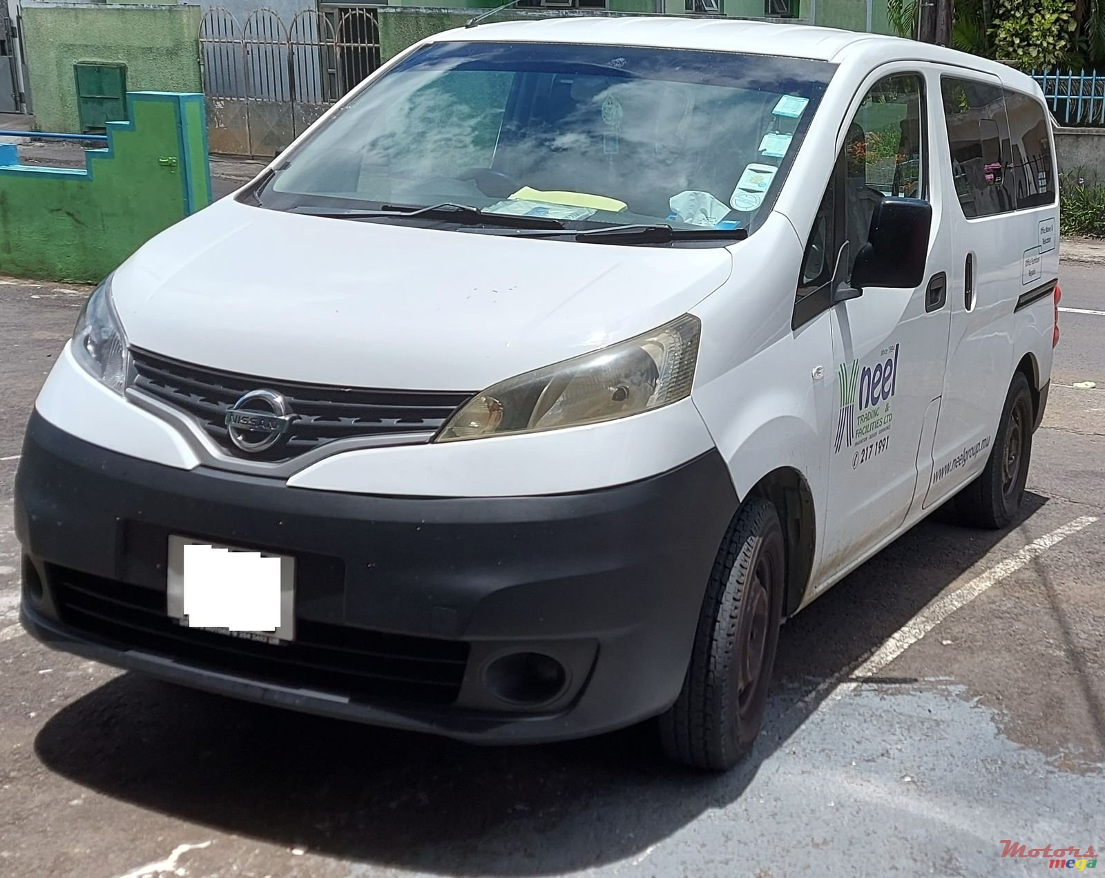 2010' Nissan NV photo #1