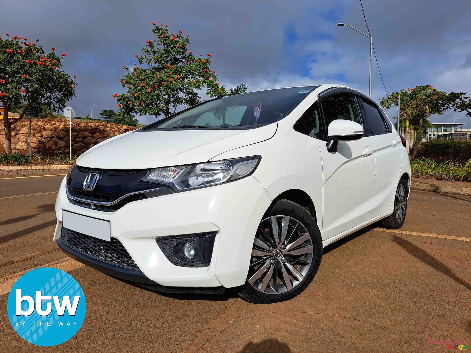 2016' Honda Jazz photo #2
