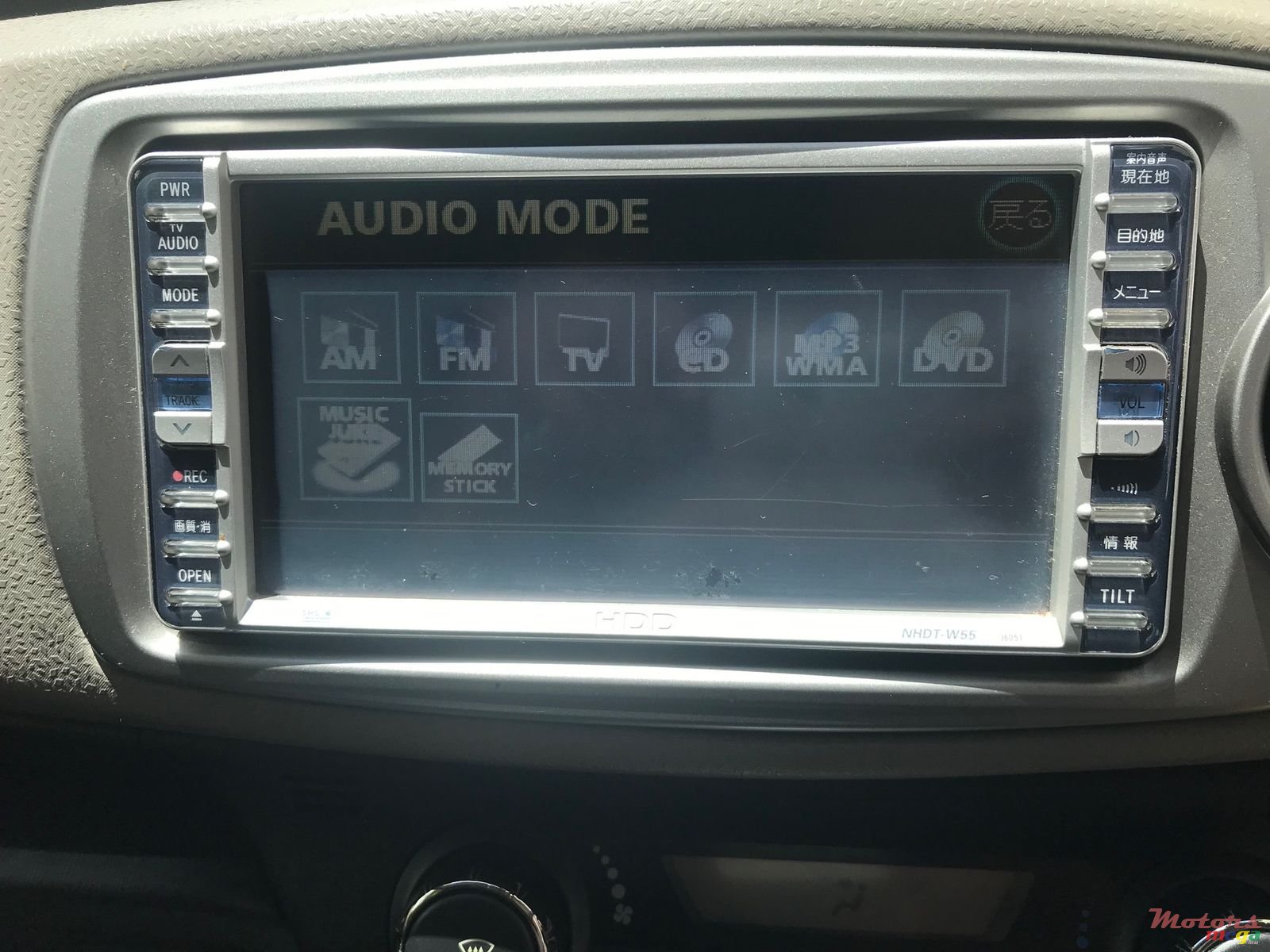 2011' Toyota Vitz photo #4