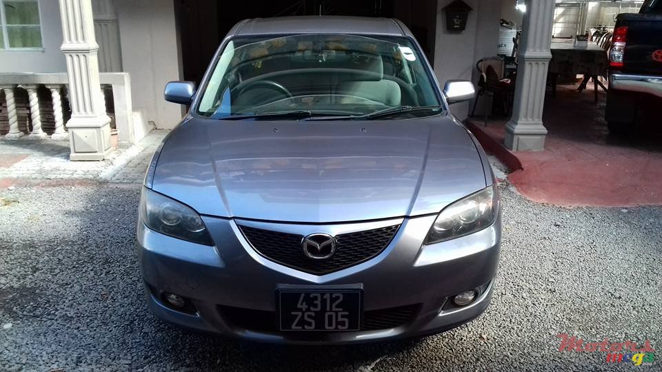 2005' Mazda Axela photo #1