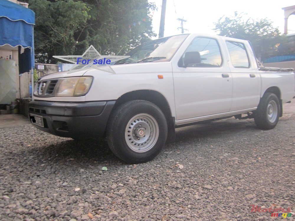 2005' Nissan Hardbody 2.7 D photo #2