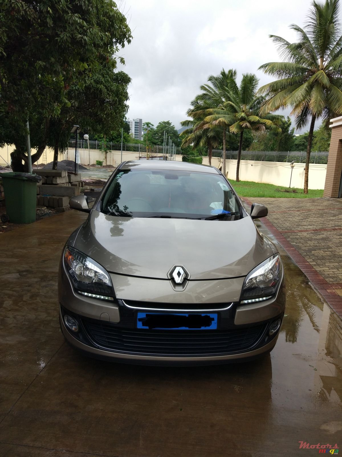 2012' Renault Megane photo #4