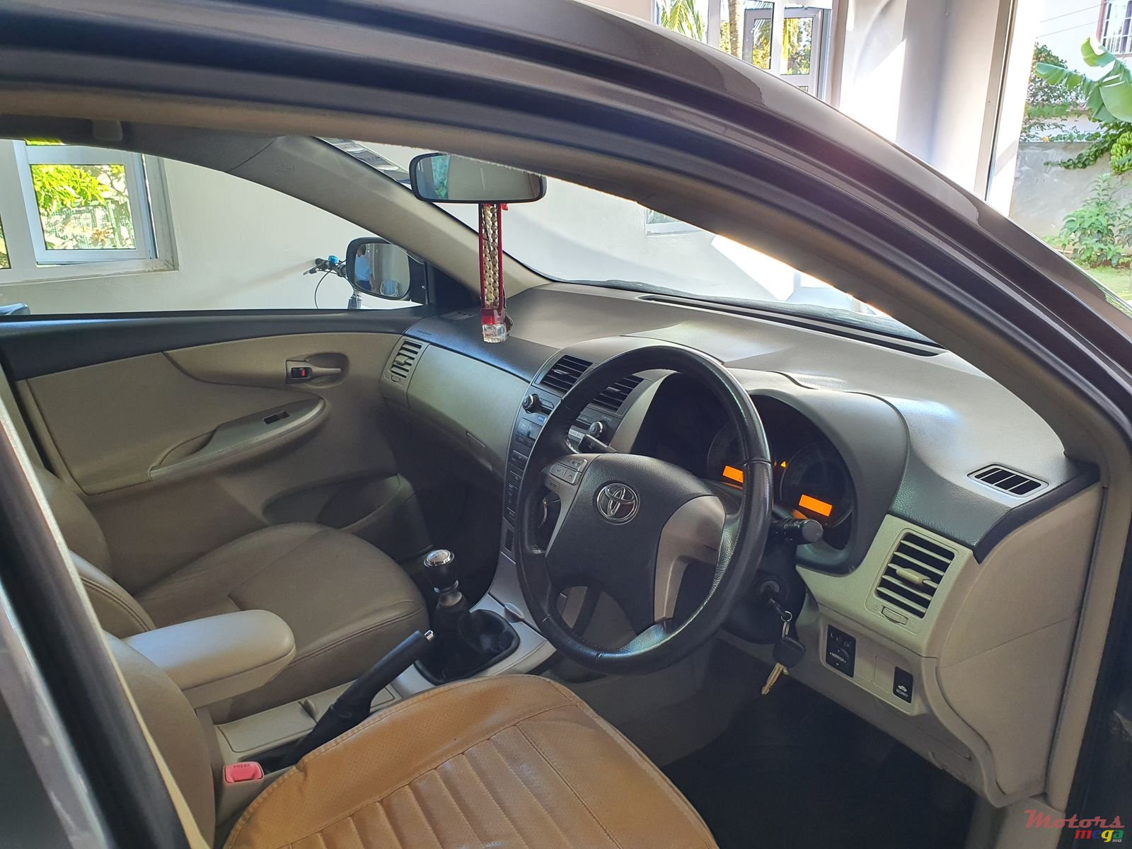 2012' Toyota Corolla photo #5