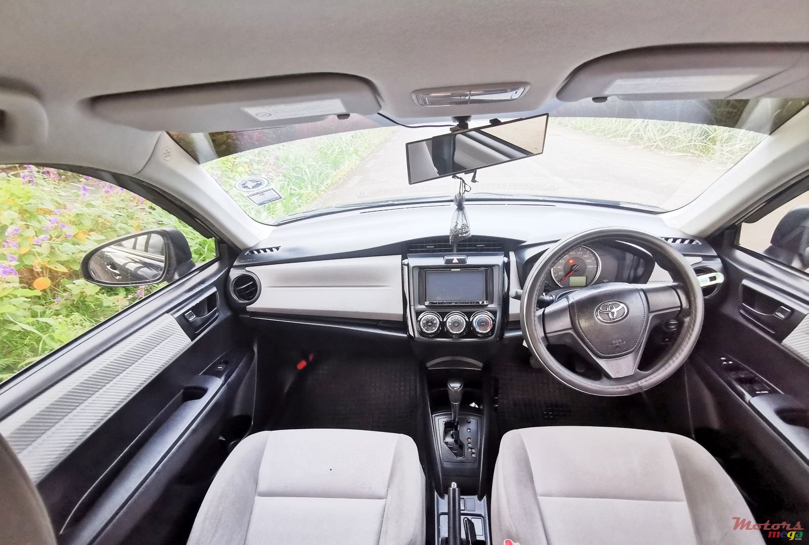 2013' Toyota Axio Private photo #2