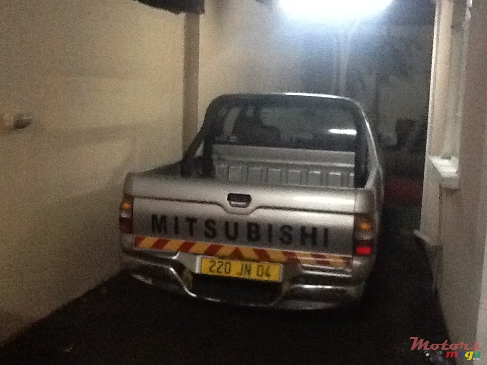2004' Mitsubishi L 200 photo #4