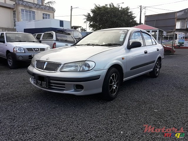 2001' Nissan N16 photo #2