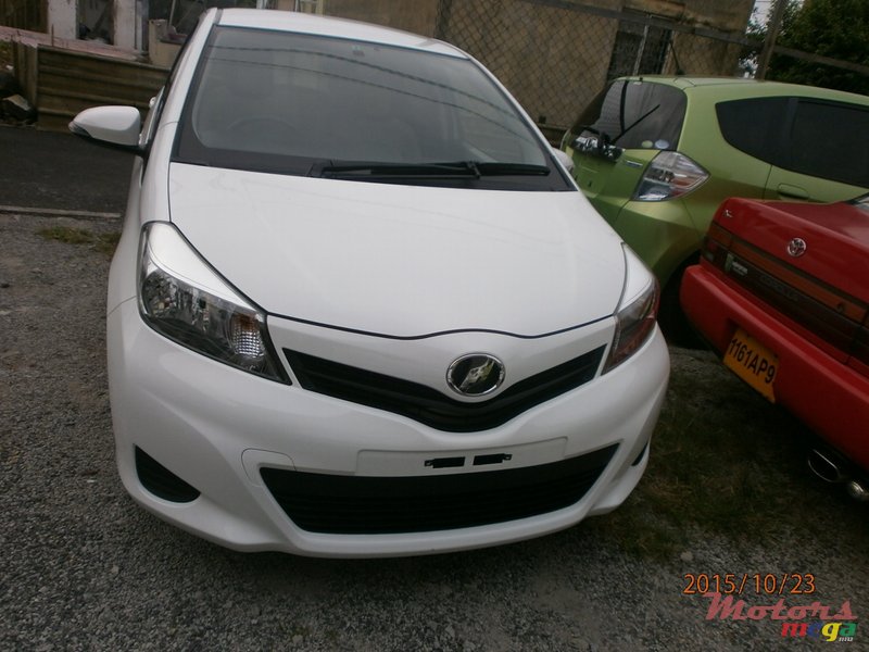 2012' Toyota VITZ photo #1