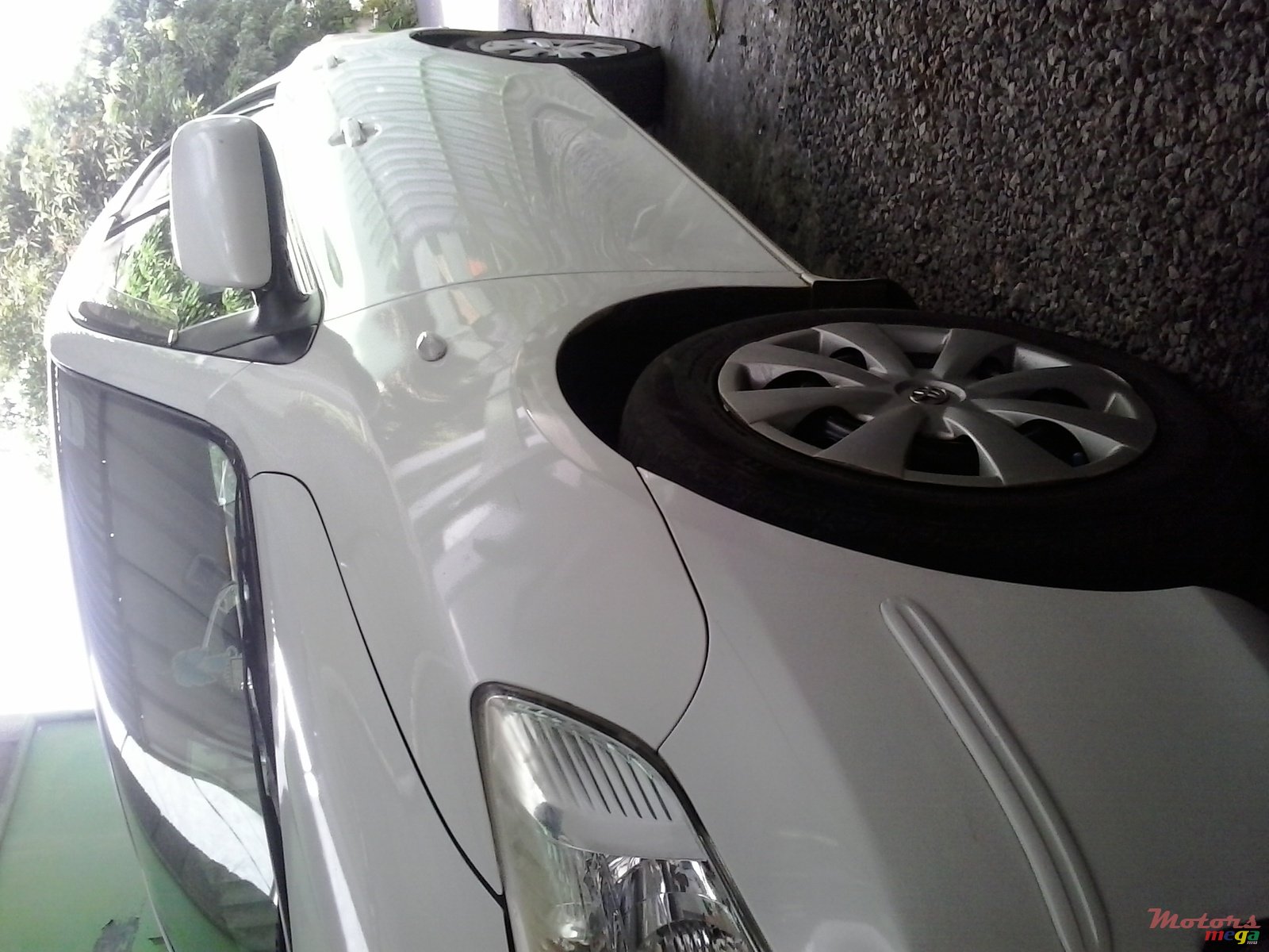 2007' Toyota Axio G photo #2