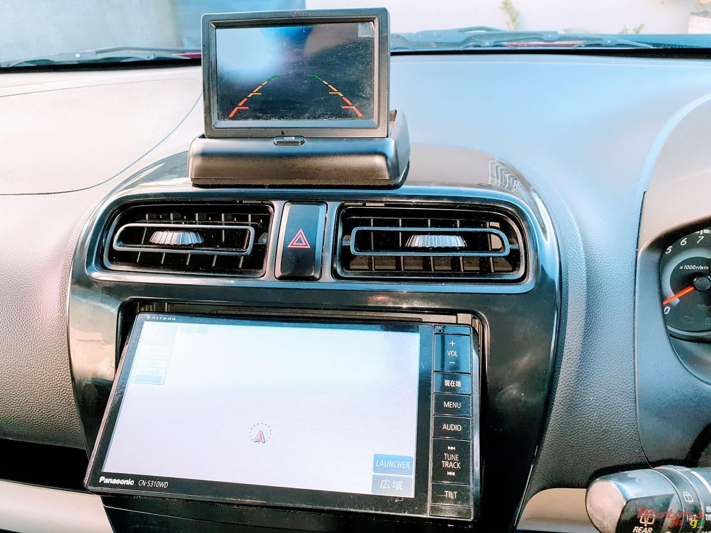 2013' Mitsubishi Mirage photo #6