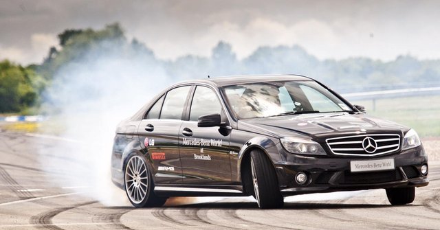 Mauro Calo sets world record for longest drift with Mercedes-Benz C63 AMG