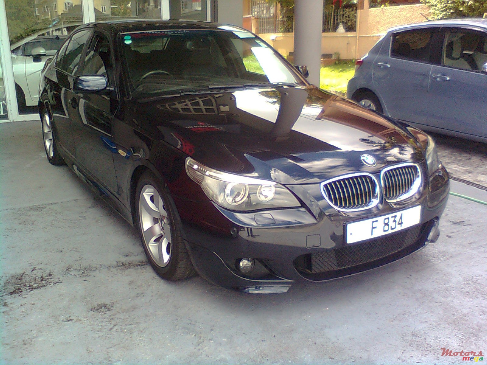 2005' BMW 525 photo #1