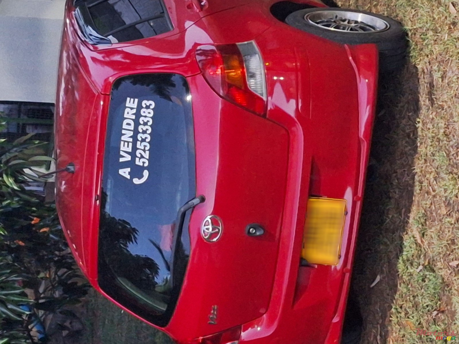 2008' Toyota Vitz photo #1