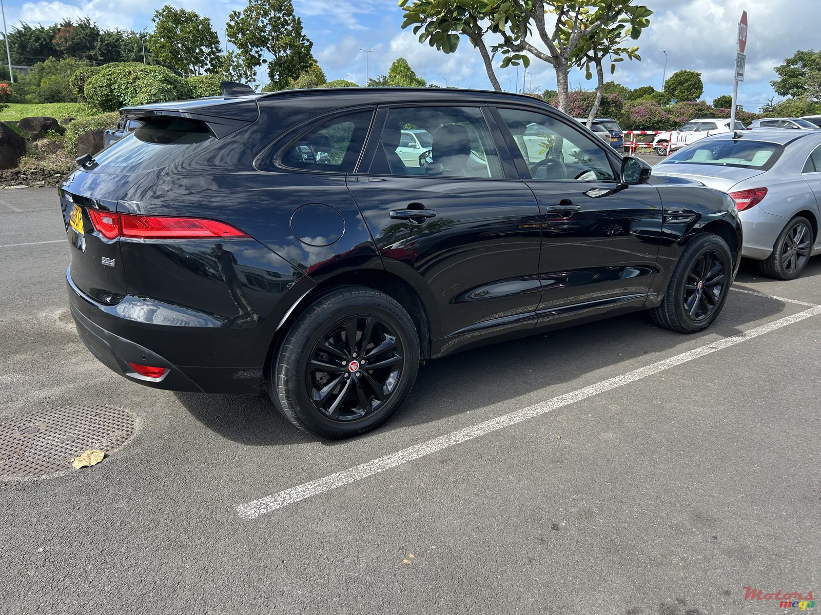 2019' Jaguar F-Pace photo #6
