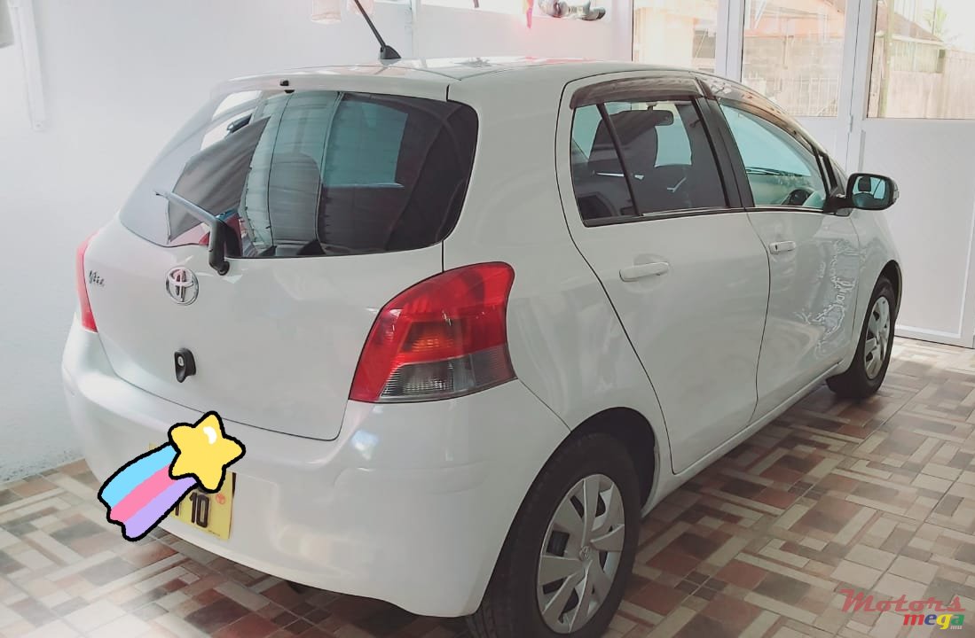 2010' Toyota Vitz photo #3