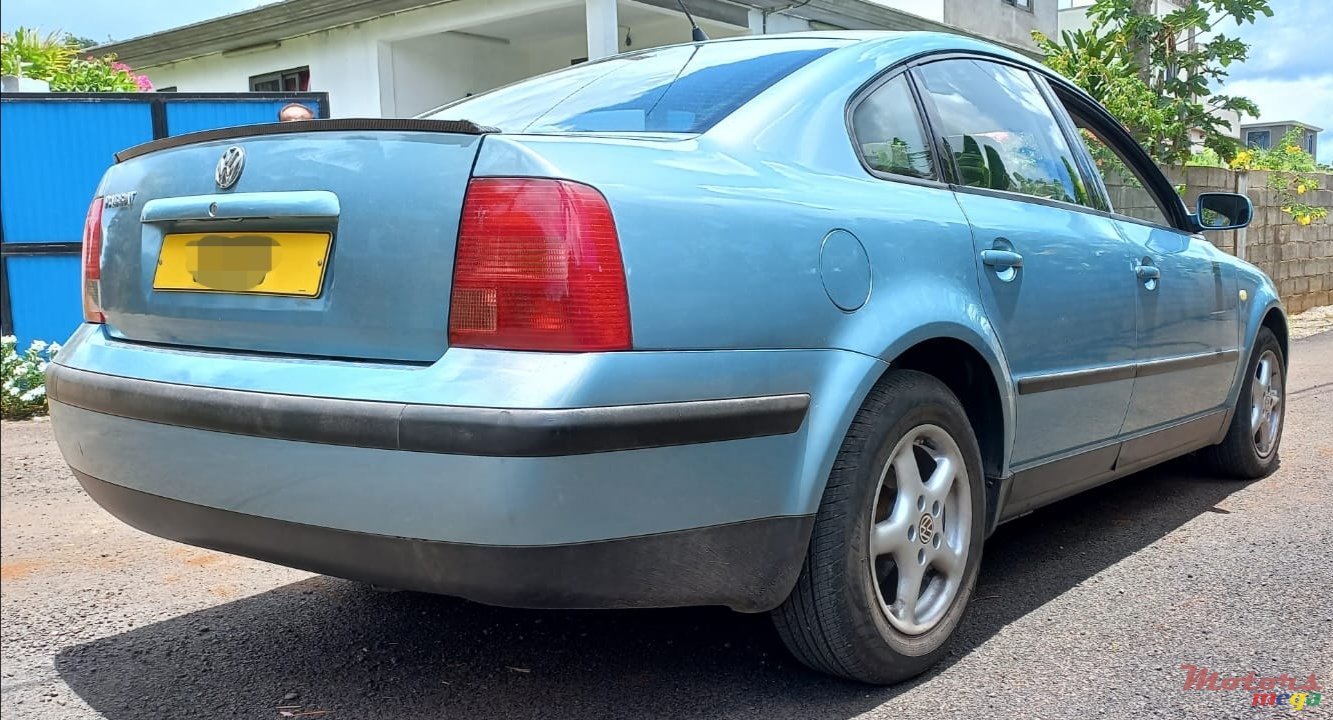 1999' Volkswagen Passat photo #2