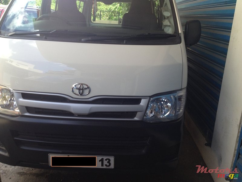 2013' Toyota HiAce photo #2