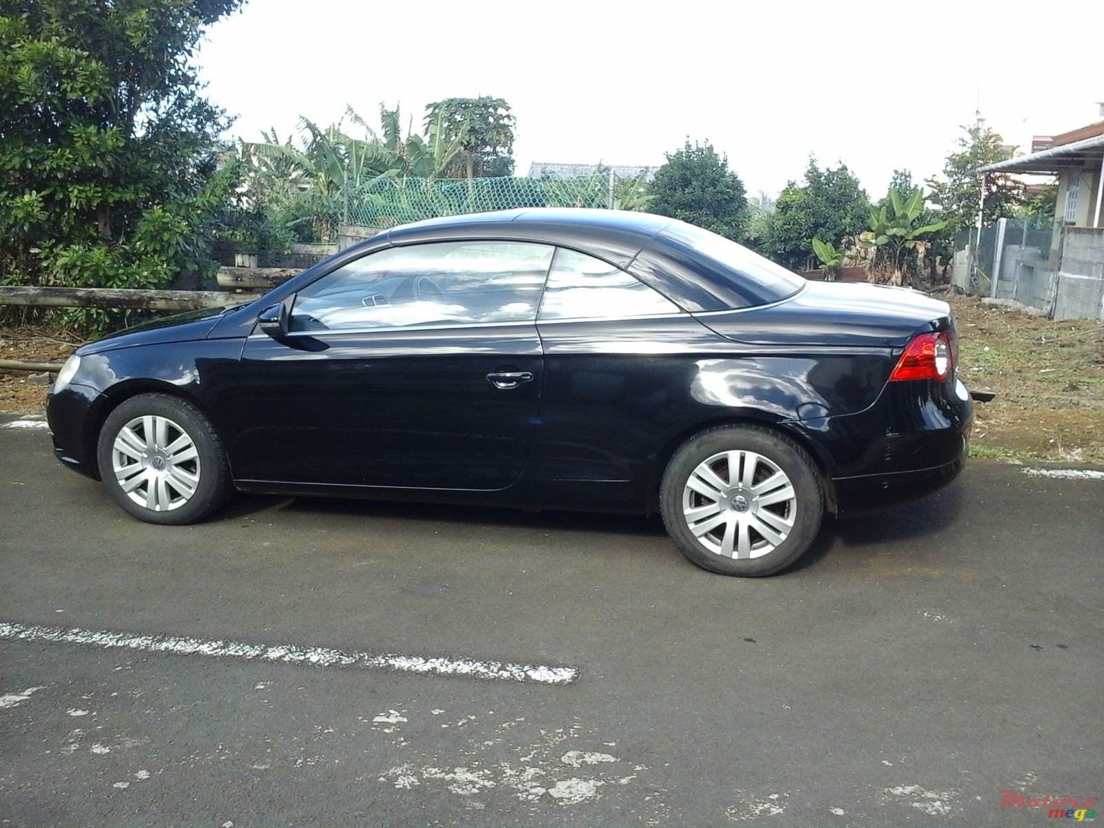 2009' Volkswagen Eos photo #7