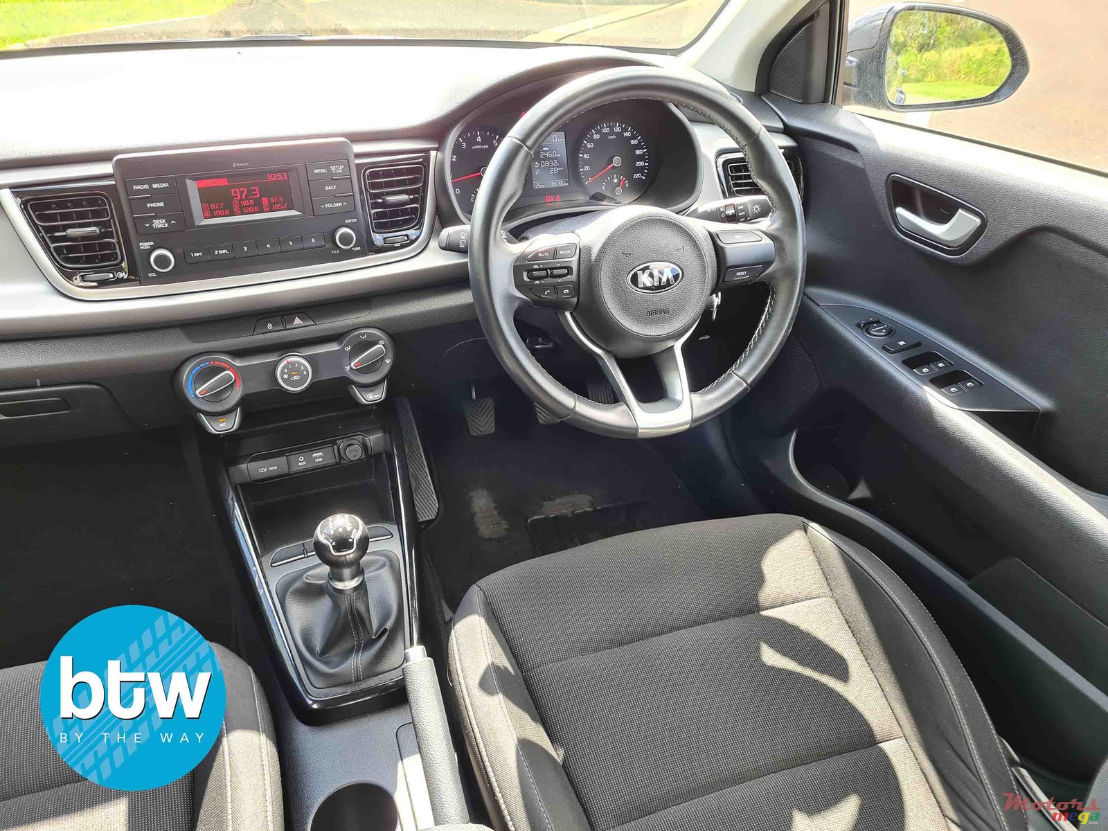 2017' Kia Rio photo #6