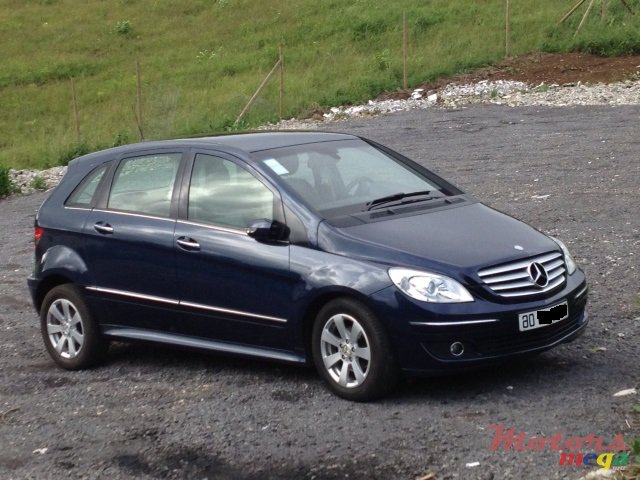 2006' Mercedes-Benz B 150 photo #1