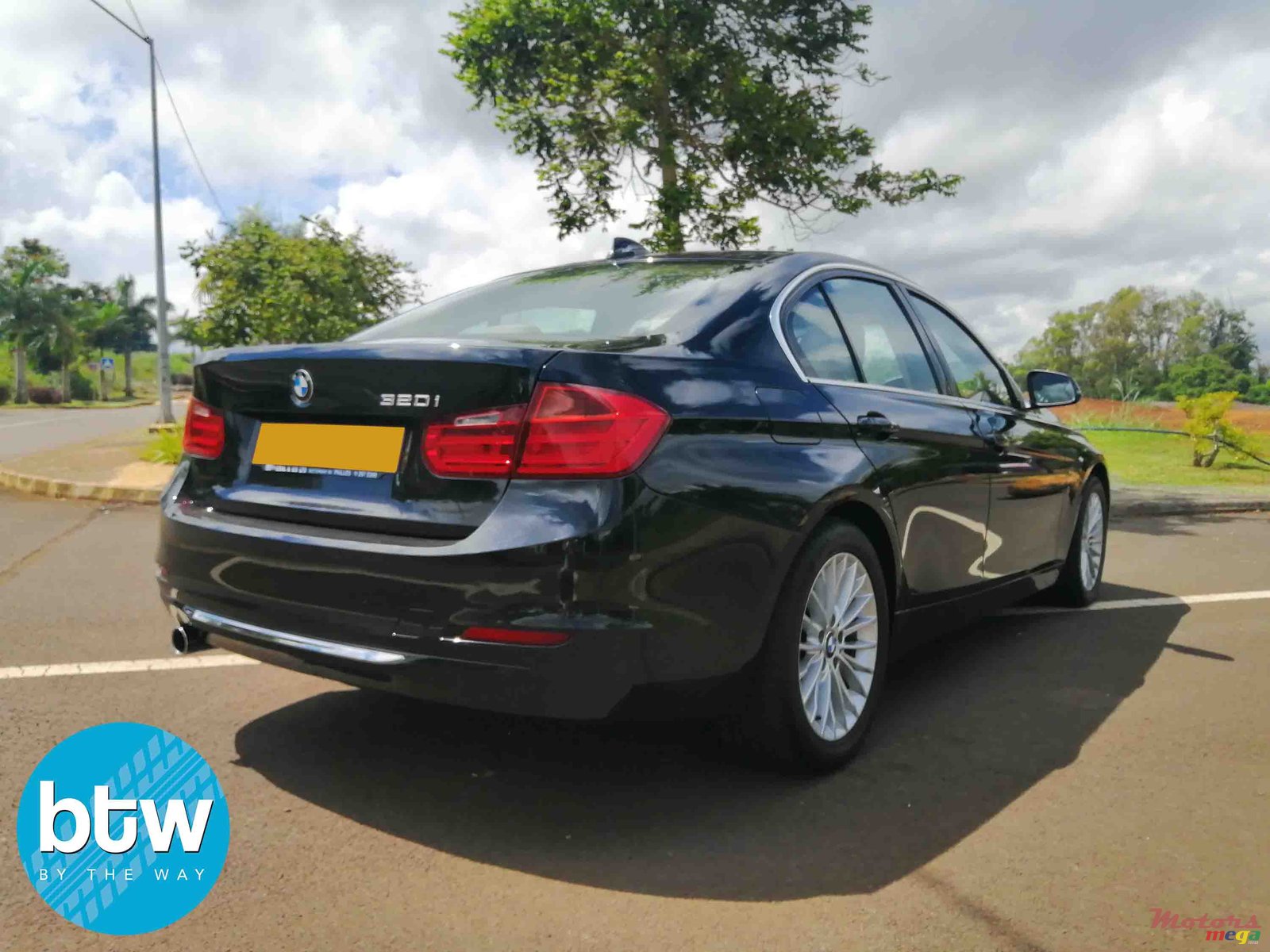 2012' BMW 3 Series photo #3