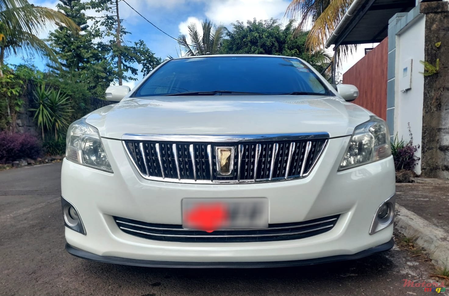 2013' Toyota Premio photo #7