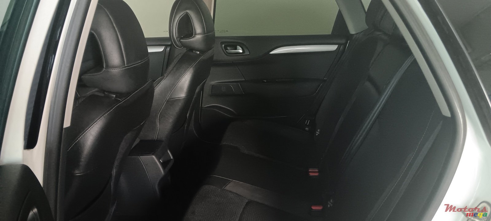 2012' Citroen C4 photo #4