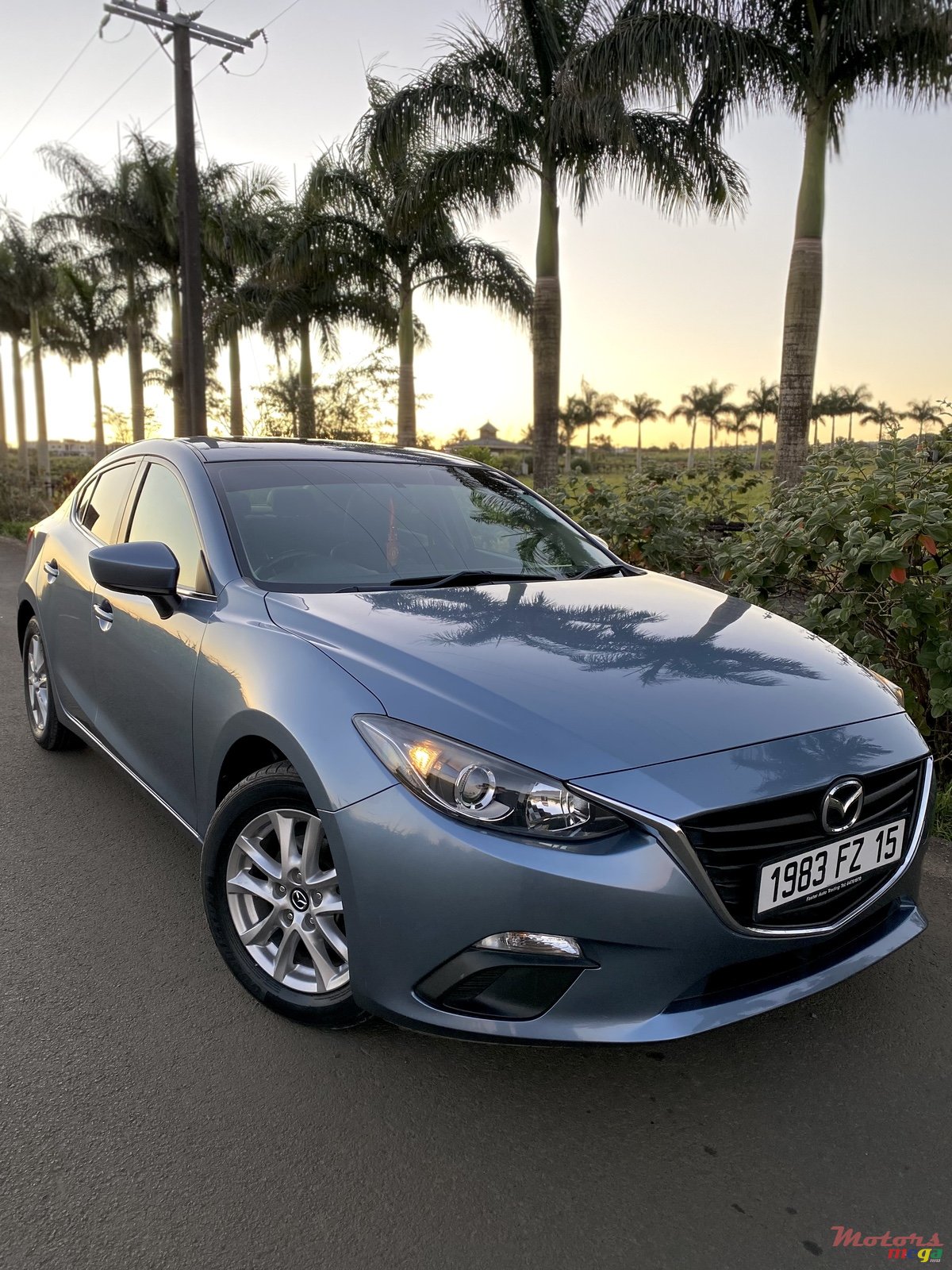 2015' Mazda 3 Skyactive photo #4