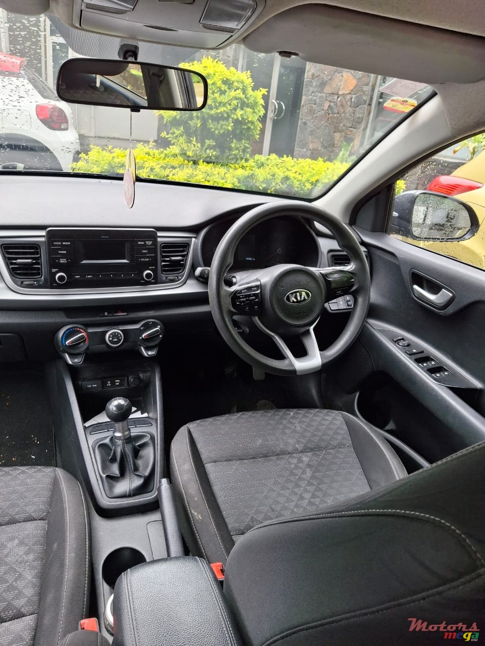 2020' Kia Rio photo #1