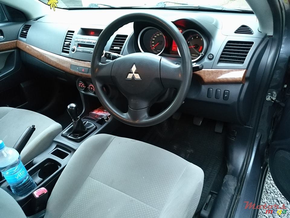 2008' Mitsubishi Lancer EX photo #6